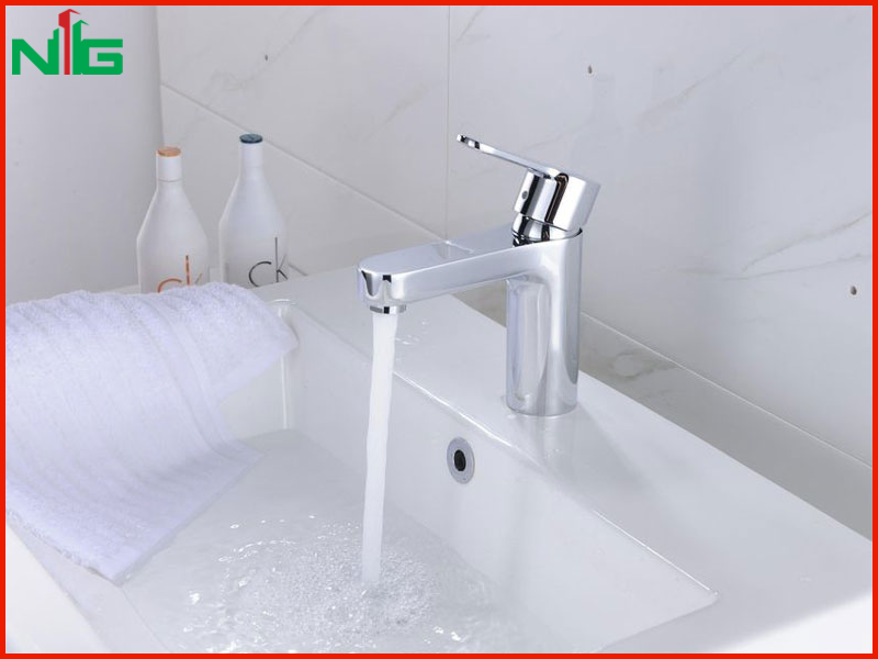nhung-dieu-can-chu-y-khi-su-dung-voi-lavabo-nong-lanh