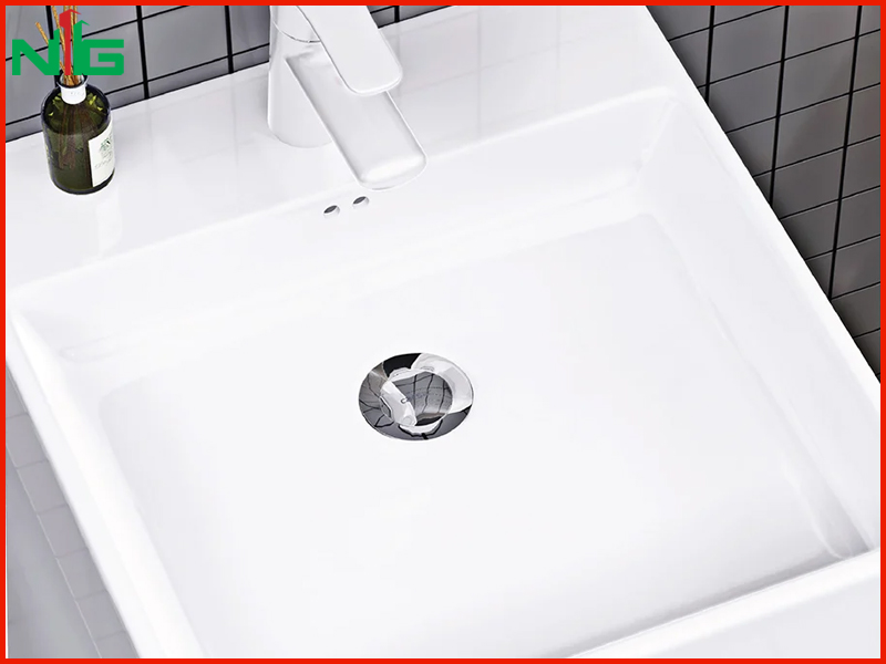 be-mat-chau-lavabo-sang-bong-nhan-min-de-ve-sinh