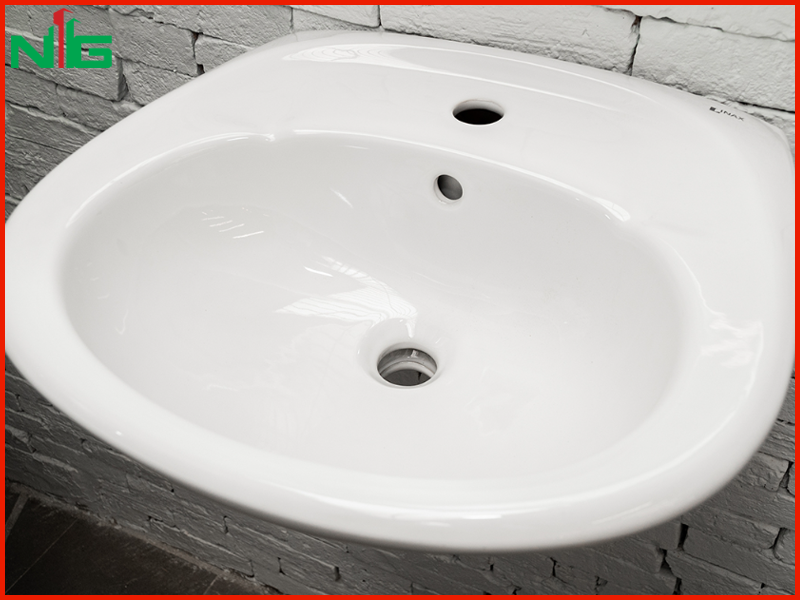anh-thuc-te-lavabo-treo-tuong-inax-l-284v