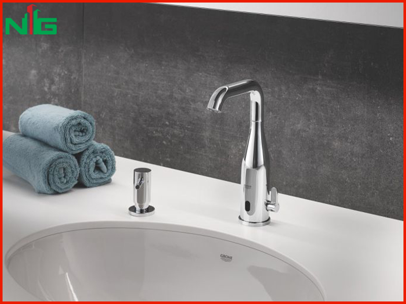 thiet-ke-cam-ung-nhanh-nhay-cho-ra-dong-nuoc-em-ai